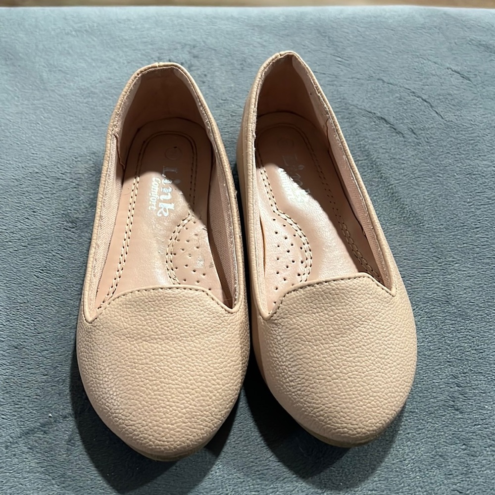 Cream flats